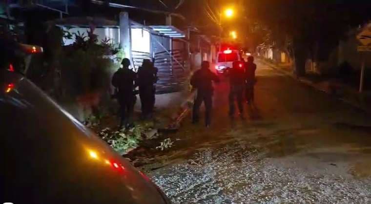 Caen supuestos sicarios sospechosos de asesinar víctima inocente en Esparza