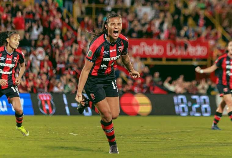 ¡Ocho y contando! Alajuelense celebró un nuevo campeonato en fútbol femenino