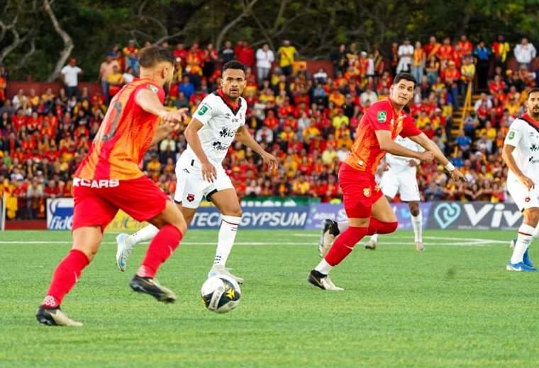 Medio tiempo: Herediano golpea primero