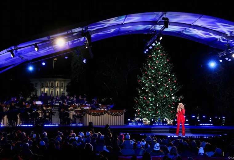 Joe Biden enciende su último árbol de Navidad en la Casa Blanca