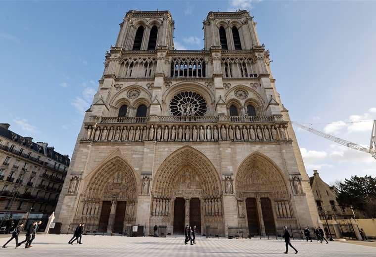 Notre Dame de París vuelve a abrir sus puertas cinco años después de su incendio