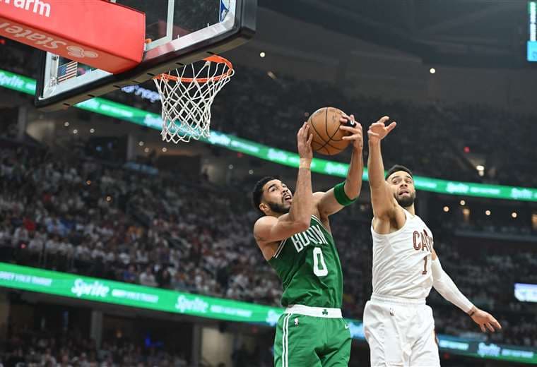 Thunder igualan serie ante Dallas y Boston acaricia finales de conferencia