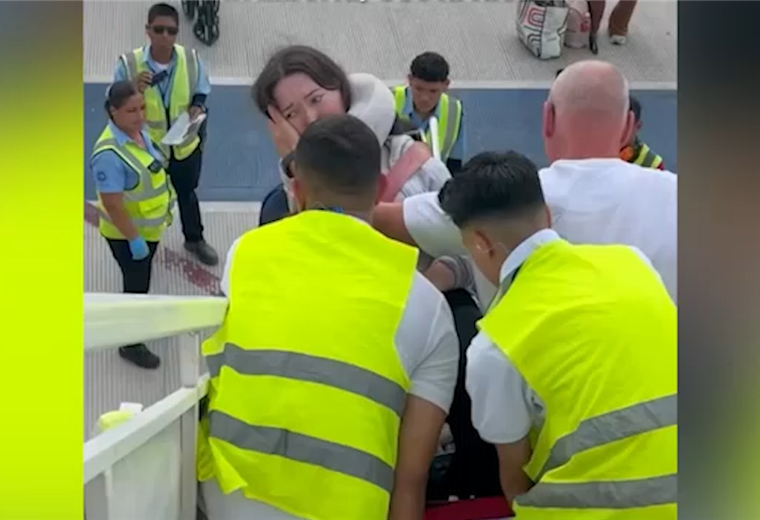 “No esperaba una respuesta de esta magnitud”, dice bloguera tras video en aeropuerto tico