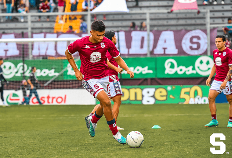 Douglas Sequeira regresa al Saprissa tras su préstamo en Portugal