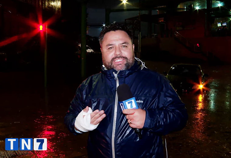 Reportero de Telenoticias sufre accidente en su mano minutos antes de transmisión en vivo