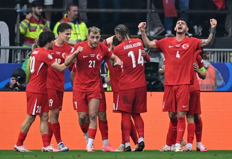 Turquía se impone a Georgia en uno de los juegos más vibrantes en lo que va de la Euro