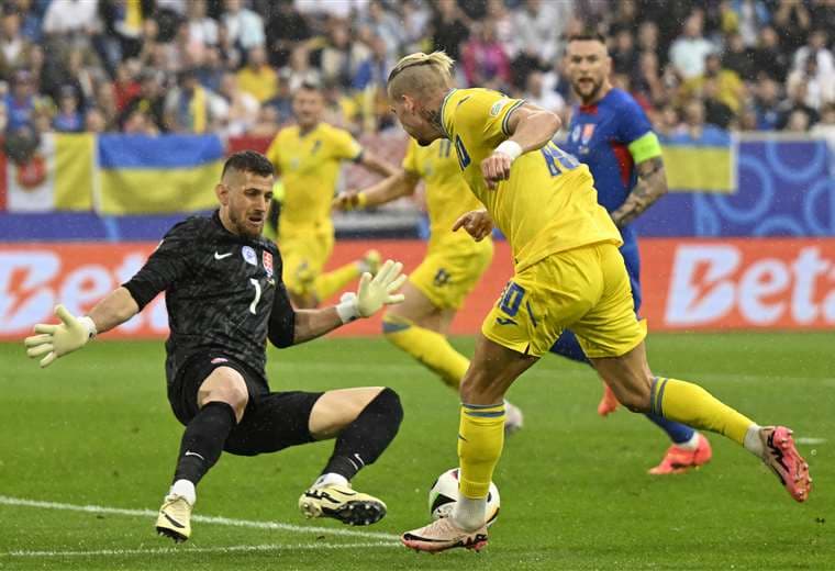 Euro 2024: Ucrania le remonta a Eslovaquia y se aferra a su clasificación