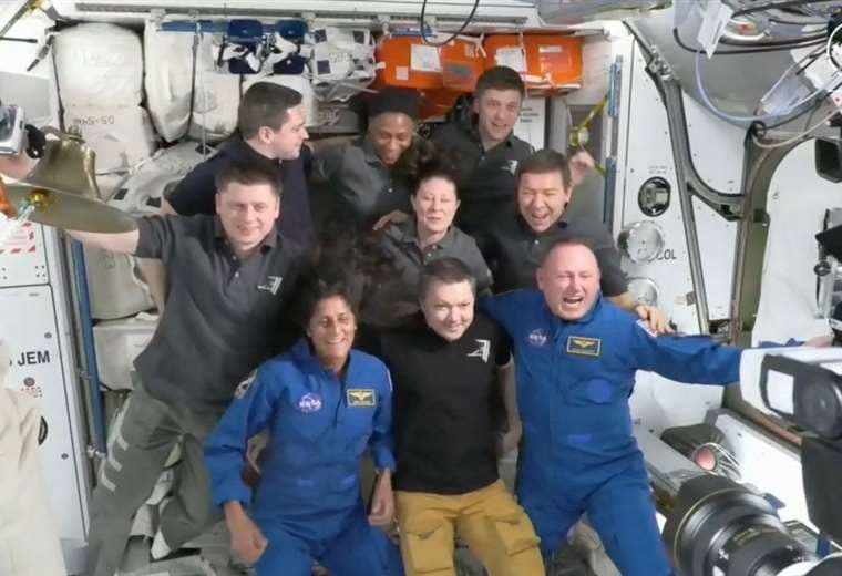 Video: Primeros astronautas a bordo del Starliner de Boeing llegan a la EEI