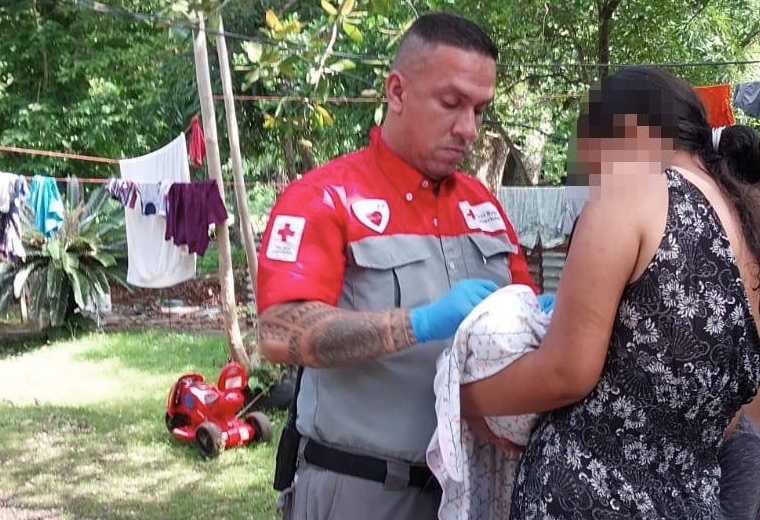 PANI investiga caso de recién nacido abandonado en pila de casa en Guanacaste