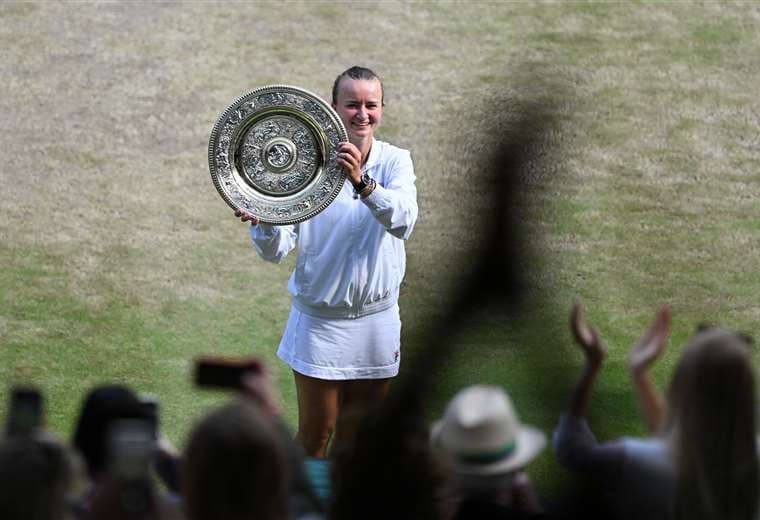 Krejcikova renace en Wimbledon y gana su segundo título de Grand Slam