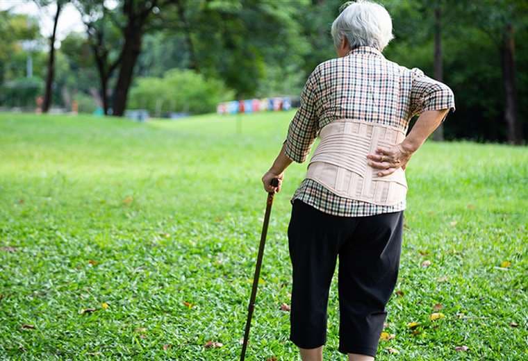 Prevenga las fracturas de cadera y de pelvis siguiendo estos consejos