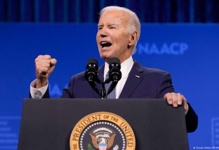 Biden dice a Trump que los migrantes "¡son la sangre de Estados Unidos!"