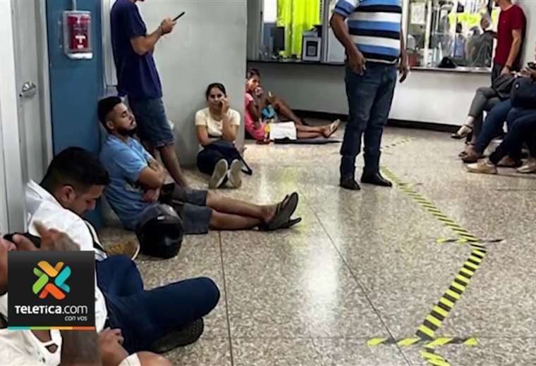 Exdiputado acude a Sala IV por fotos de pacientes acostados en suelo del Hospital de Guápiles