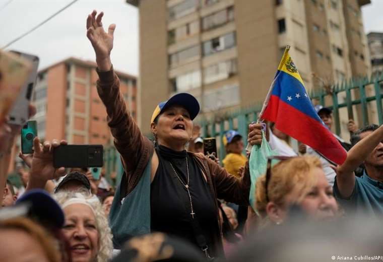 Cambio democrático "no será fácil" en Venezuela, advierte EE. UU.