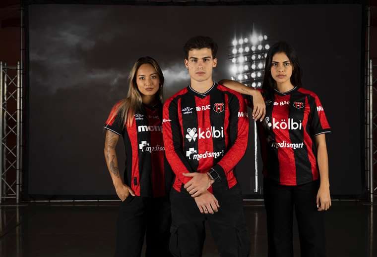 La Liga presenta su nueva camisa dedicada a Alejandro Morera Soto