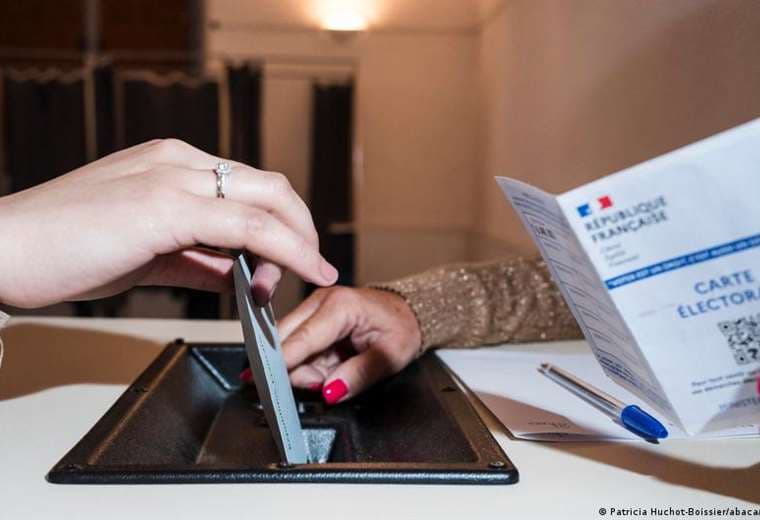 Francia vota en unas decisivas elecciones legislativas