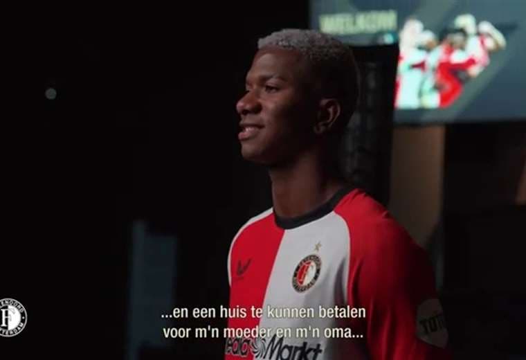 Jeyland Mitchell en su primera entrevista con Feyenoord: “Quería jugar Champions”