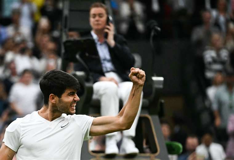 "El torneo, la cancha y el trofeo más bonitos", afirma Alcaraz tras ganar su segundo Wimbledon