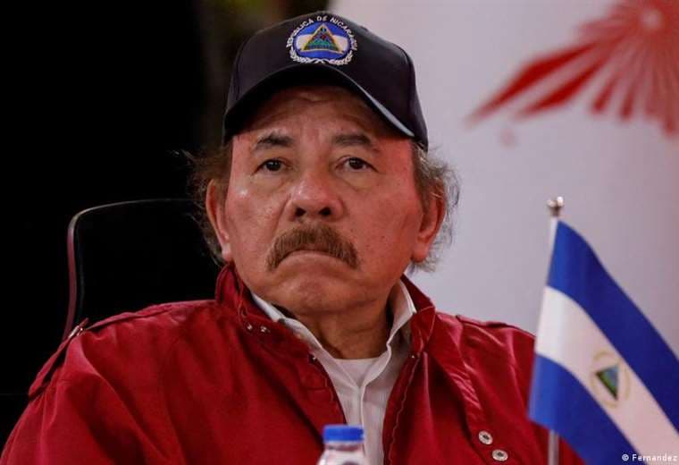 Gobierno de Nicaragua cierra emisora radial y 12 ONG