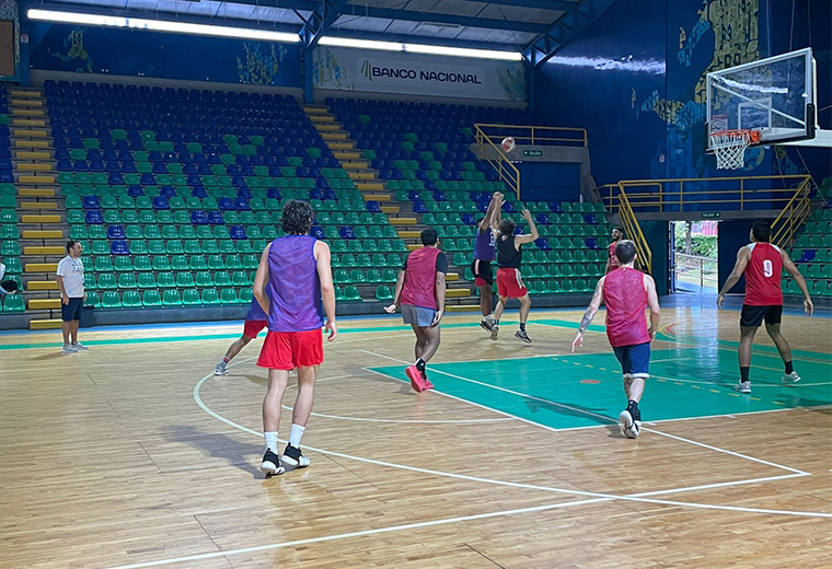 Sele de baloncesto se alista en su primer escollo de camino al Mundial de FIBA