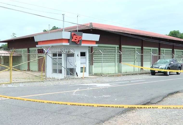 Delincuentes usaron vagoneta para robar cajero automático en Sarapiquí