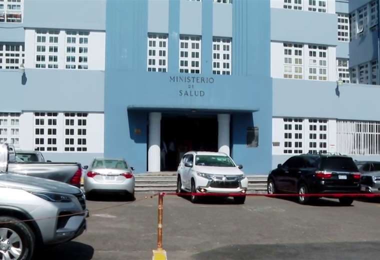 Fiscalía allana Ministerio de Salud por cierre de Parque Viva