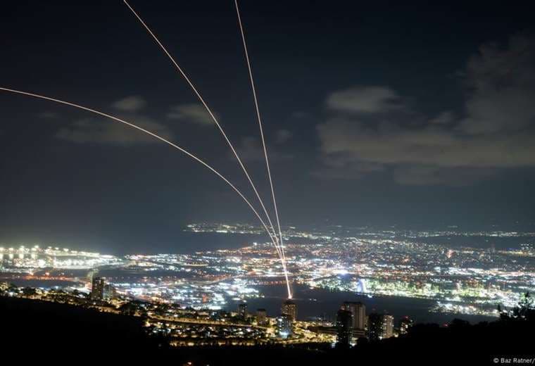 Israel intercepta un misil de Hezbolá que por primera vez iba dirigido a Tel Aviv