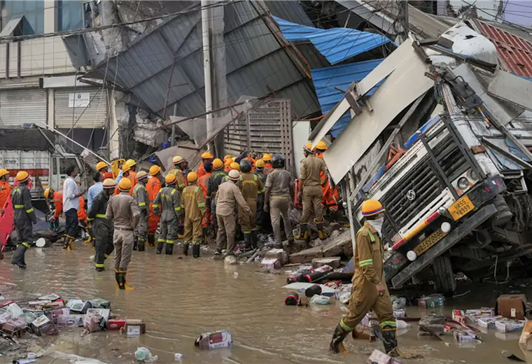 India: al menos ocho muertos y 28 heridos por colapso de edificio