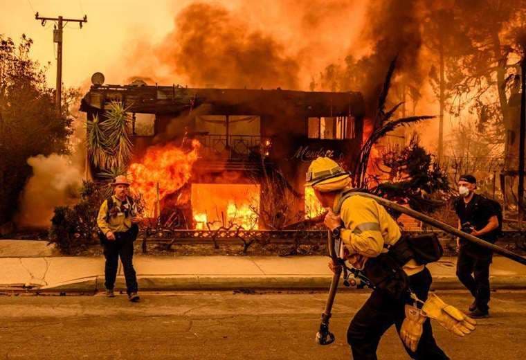 ¿Por qué incendios de Los Ángeles “son los más destructivos” en la historia de la ciudad?