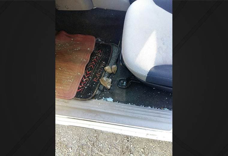 Enfrentamiento entre vecinos de Sardinal y policías deja un detenido y daños en carro del AyA