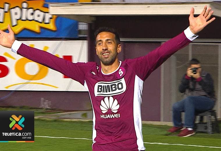 Mariano Torres será titular esta noche ante el Herediano