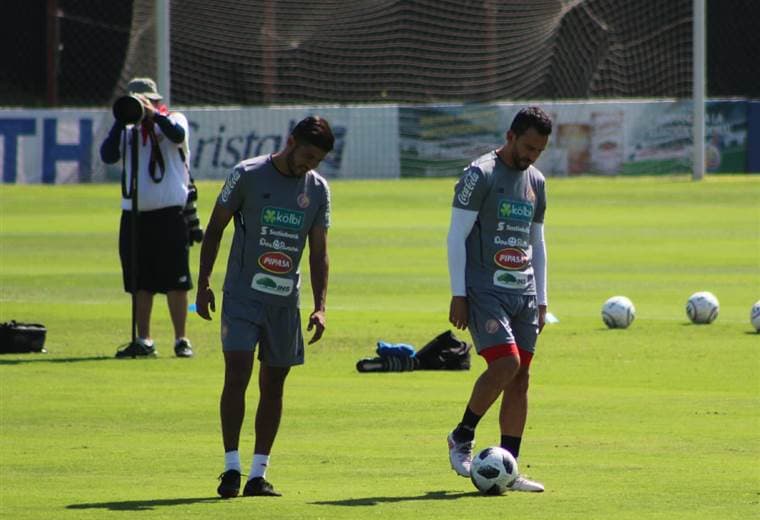Johan Venegas y Randall Azofeifa en el entrenamiento de La Sele.|Fernando Araya