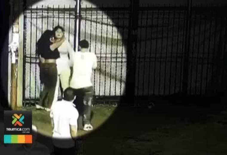 Joven baleada afuera de un bar en calle de La Amargura en San Pedro no volverá a caminar