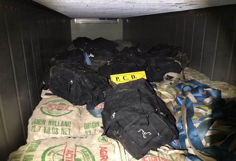 Fotografías cortesía de la oficina de prensa del Ministerio de Seguridad Pública.