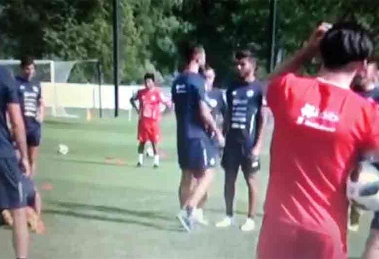 Roce entre Venegas y Pipo marcó la práctica de la Tricolor en San Petersburgo