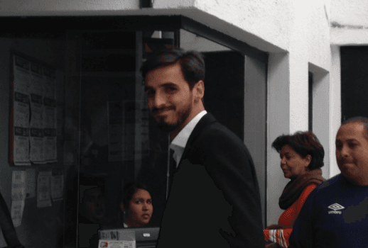 Bryan Ruiz a su llegada al Santos. |Cortesía diario Lance