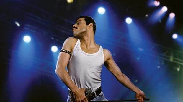 Rami Malek como Freddie Mercury en Bohemian Rhapsody. 
