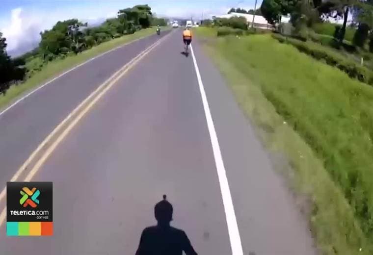 Video muestra imprudencia que casi provoca accidente con un grupo de ciclistas