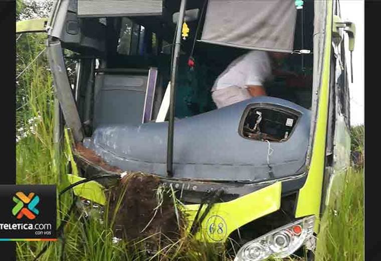 Video captó cómo sucedió accidente de autobús que ocurrió hace un mes en Orotina