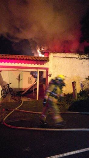Incendio dentro de vivienda deja una mujer con quemadura leve en Sabanilla
