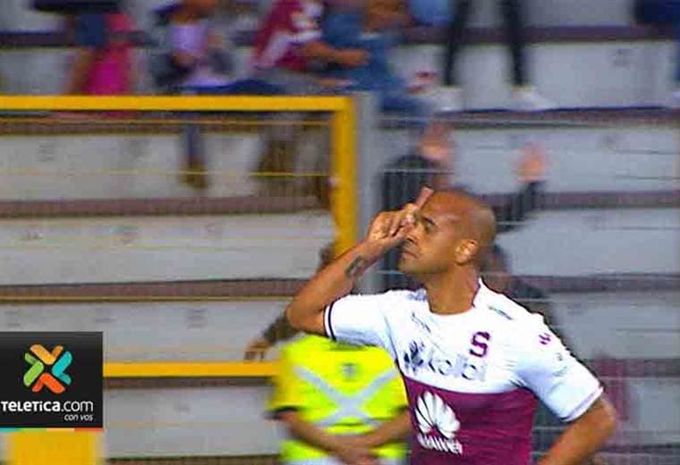 A Tassio Maia tienen que controlarlo en el Saprissa durante los entrenamientos para evitar lesiones