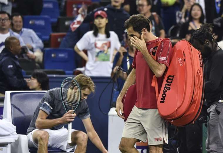 Roger Federer cayó ante ante Zverev en cuartos del Masters 1000 de Shanghái | AFP
