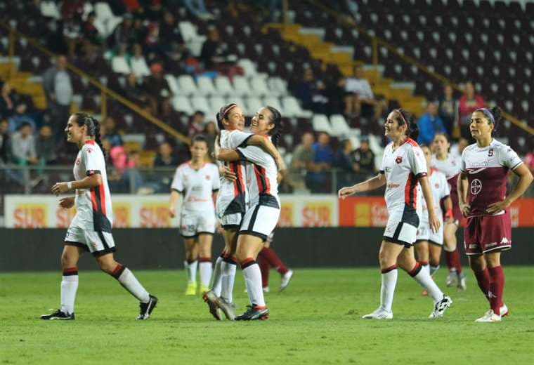 Alajuelense derrotó a Saprissa en el fútbol femenino | Prensa LDA