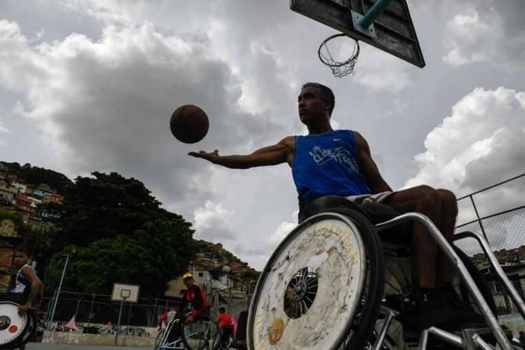Baloncesto en silla de ruedas en Caracas | AFP