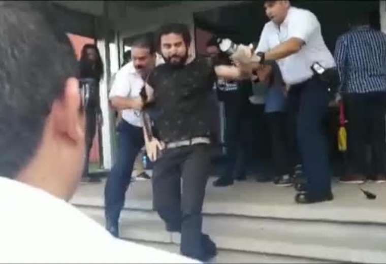 Desalojo de estudiantes