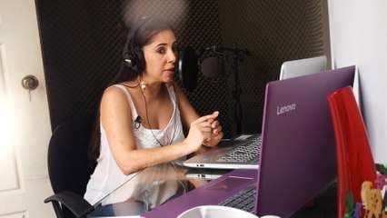 Marcela Loría locutora costarricense es nominada a los Voice Arts Awards