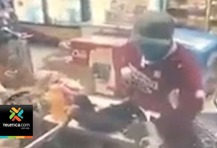 Hombre con arma en mano asaltó un supermercado de unos orientales en Carrillo de Guanacaste