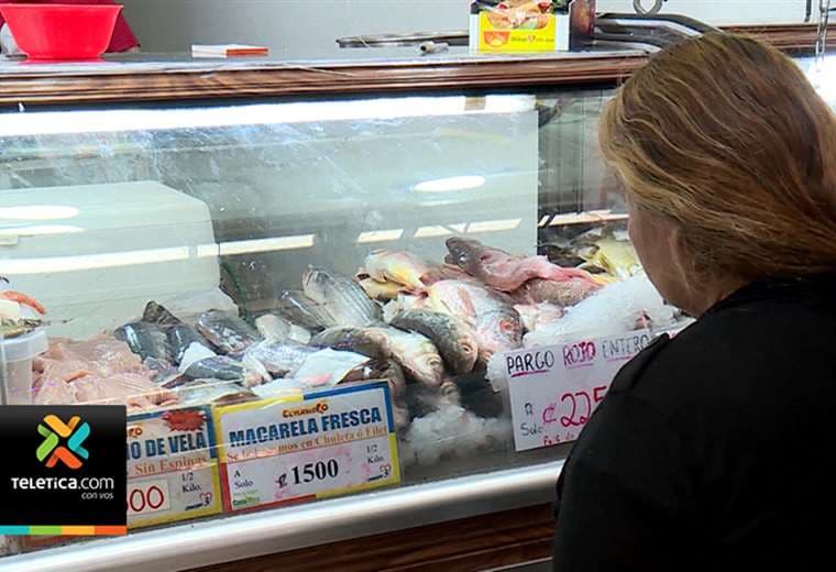 Pescadores de Puntarenas se preparan para nueva edición de la feria navideña del mar