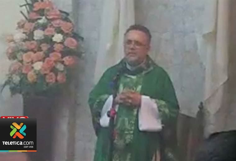 Sacerdote Manuel Guevara fue expulsado de la iglesia de Santo Domingo por supuesto abuso sexual
