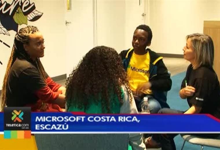 Estudiantes limonenses visitaron instalaciones de Microsoft para aprender de tecnología